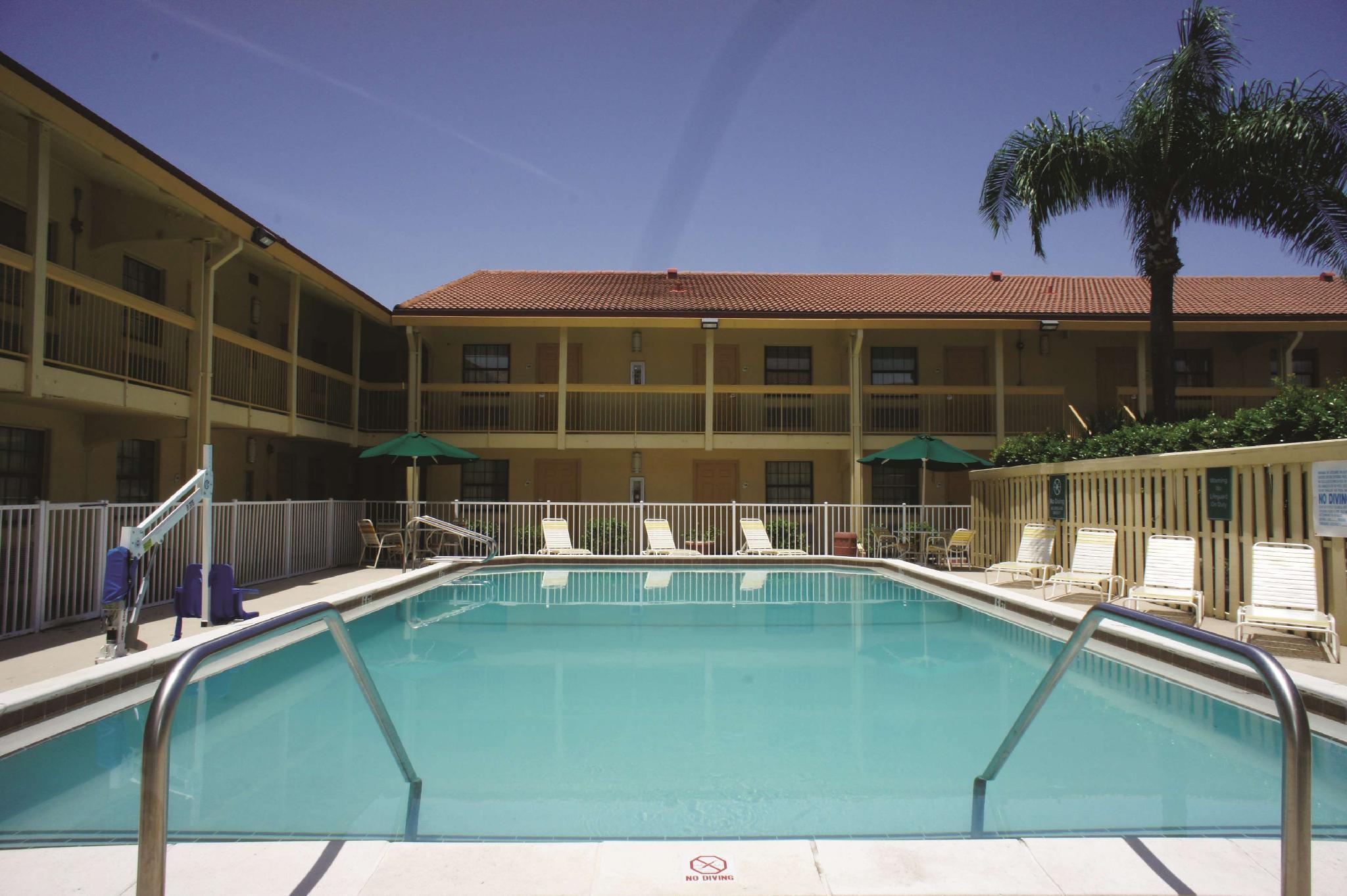 Baymont By Wyndham Fort Myers Central Zewnętrze zdjęcie